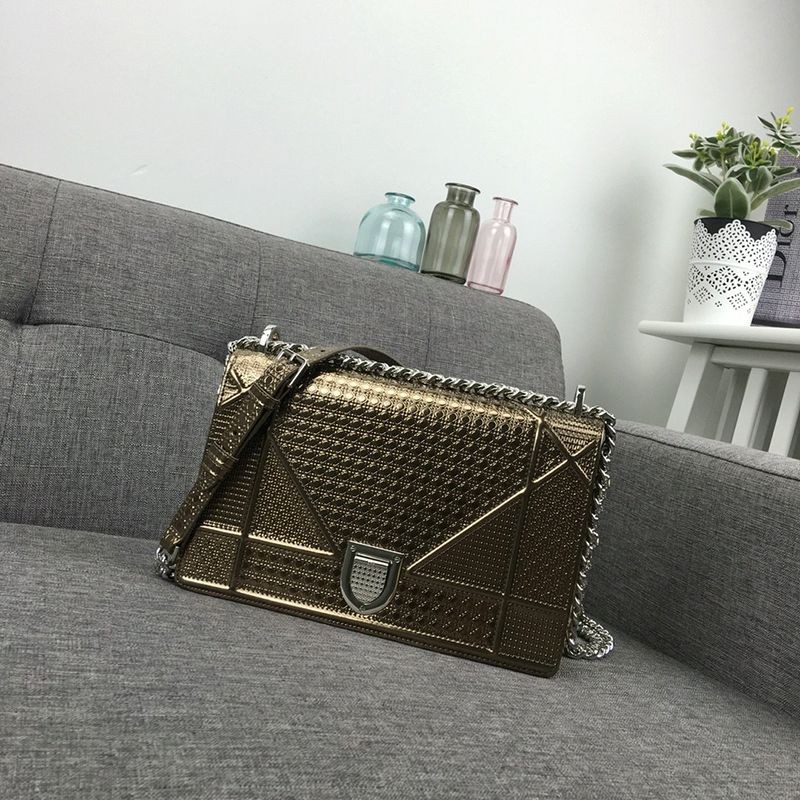 梱包もコンパクトで、商品もとても綺麗で満足しています！