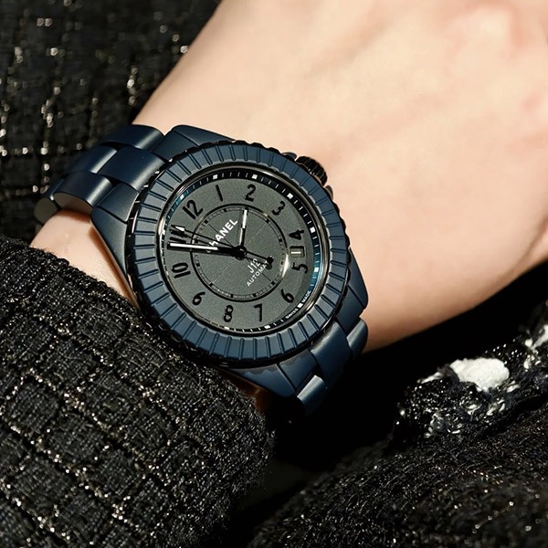 ネイビーブルーがクール シャネル J12 コピー BLEU キャリバー 12.1 38mm H9632